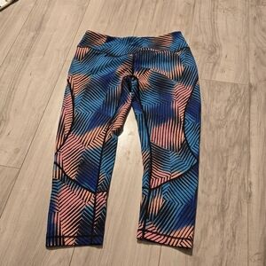 Small Zella Capri Leggings